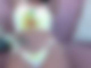 Live cam show with KittyNicolle - Shaved Pussy on Camsoda
