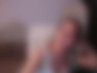 Live cam show with AliceHarperX - Living Room on Camsoda