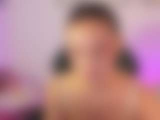 Live cam show with AliceHarperX - Small Ass on Camsoda