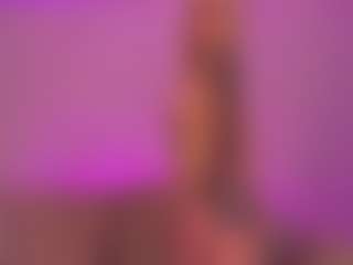 Live cam show with HannaConnorX - Small Ass on Camsoda