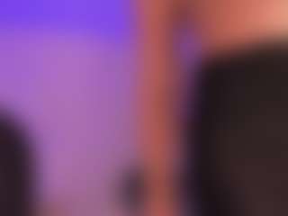 Live cam show with HannaConnorX - Small Ass on Dolls Live