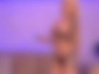 Live cam show with HannaConnorX - Living Room on StripNow