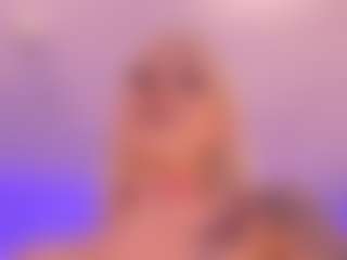Live cam show with HannaConnorX - Small Ass on Fling VIP Chat