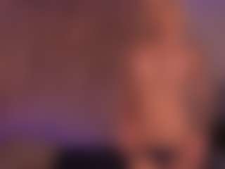 Live cam show with HannaConnorX - Living Room on Camsoda