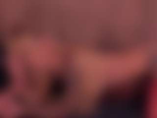 Spettacolo in cam dal vivo con HannaConnorX - Small Ass su Camsoda