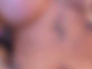 Live cam show with HannaConnorX - Bedroom on Camsoda