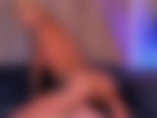 Live cam show with HannaConnorX - Living Room on Camsoda