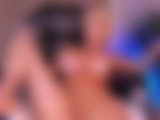 Live cam show with HannaConnorX - Living Room on Camsoda