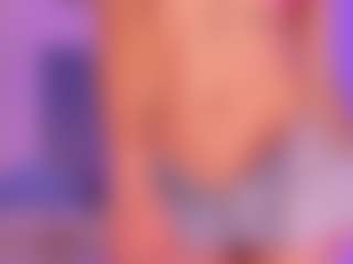 Live cam show with HannaConnorX - Living Room on Camsoda