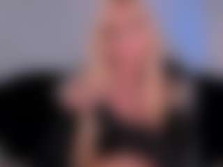 Live cam show with HannaConnorX - Camel Toe on Dolls Live