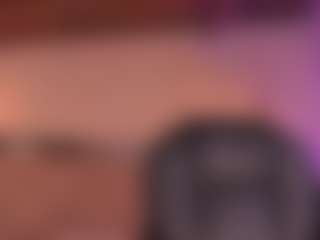Live cam show with HannaConnorX - Living Room on Camsoda