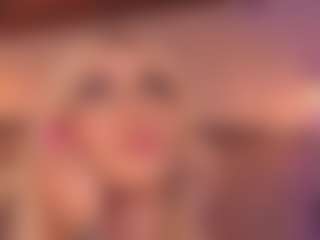 Live cam show with HannaConnorX - Living Room on Camsoda