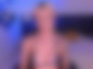 Live cam show with HannaConnorX - Living Room on Camsoda