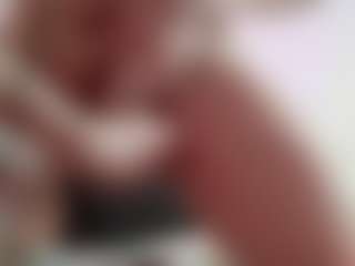 Live cam show with Hocthus - Bedroom on CamClone