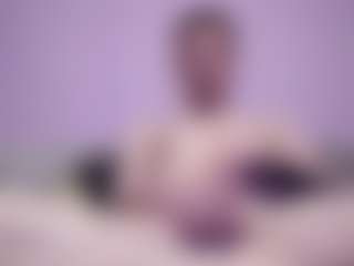 Live cam show with Hocthus - Muscular on CamClone