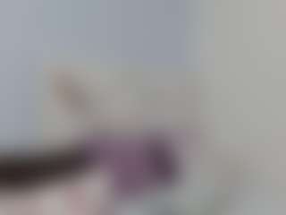 Live cam show with KylieBenson - Strapon on Camsoda