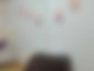 Live cam show with KylieBenson - Pegging on CamClone