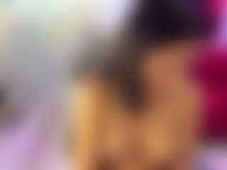 Live cam show with Tammypetit - Living Room on CamSextacy