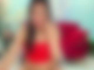 Live cam show with Tammypetit - Living Room on Camsoda