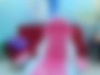 Live cam show with Tammypetit - Living Room on Camsoda