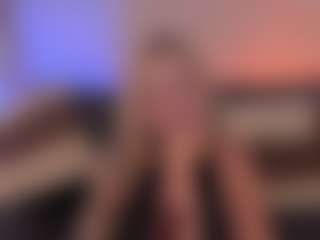 Live cam show with Violett Hansson - Average on Chatstar
