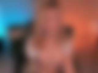 Live cam show with Violett Hansson - Bikini on hornycams.live