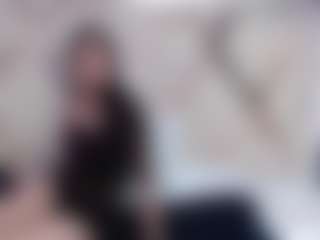 Live-Cam-Show mit Domiinate - Brown Eyes auf Camsoda