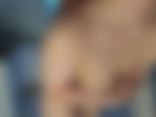 Live cam show with Frosty-fire - Teen (18+) on hotwifechat.live