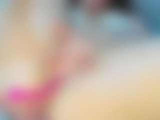 Live cam show with Frosty-fire - Average on Camsoda