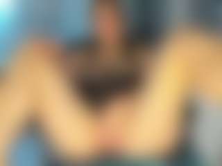 Live cam show with Frosty-fire - Bedroom on Camsoda