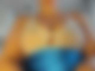 Live cam show with Frosty-fire - Living Room on Camsoda