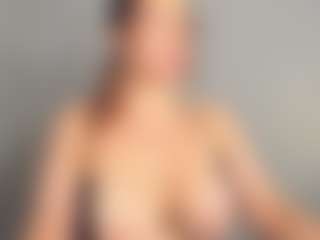 Live cam show with Frosty-fire - Red Hair Blowjob on Camming Site