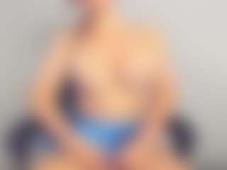 Live cam show with Frosty-fire - Red Hair Amateur on intimatelivegirls.com