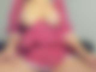 Live cam show with Frosty-fire - Red Hair Teen (18+) on milfzrlive.com