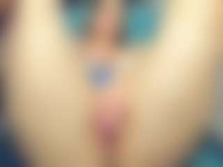 Live cam show with Frosty-fire - Living Room on Camsoda Late Night