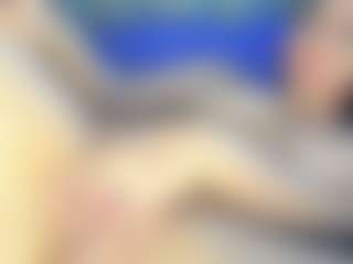 Live cam show with Frosty-fire - Average on googirlz