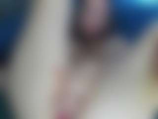Live cam show with Frosty-fire - Office on chickslive.net