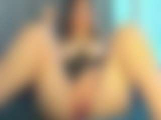 Live cam show with Frosty-fire - Living Room on liverealitysex.com