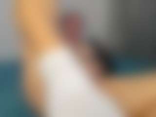 Live cam show with Frosty-fire - Living Room on mypornchat.com