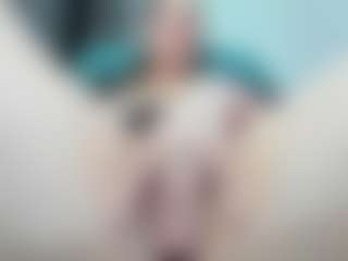 Live cam show with Frosty-fire - Thong on CamwithHer