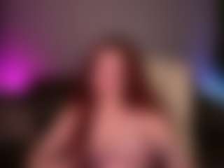 Live cam show with CarolinaDia - Red Hair on StripNow