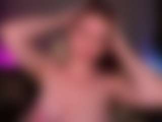 Live cam show with CarolinaDia - Average on Latina Girls