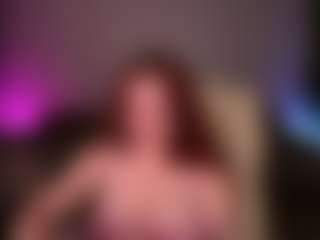Live cam show with CarolinaDia - Green Eyes on TeamSkeetLive