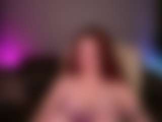 Live cam show with CarolinaDia - Average on friskycurves.com
