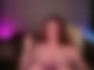 Live cam show with CarolinaDia - Green Eyes on friskycurves.com