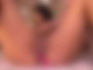 Izzy Wild's Live Sex Cam Show