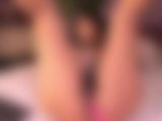 Izzy Wild's Live Sex Cam Show