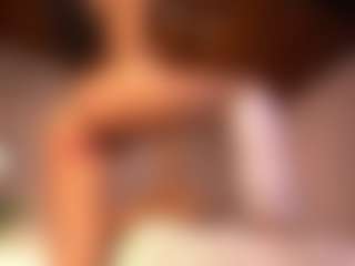 Live cam show with Izzy Wild - Amateur on Milfs Live