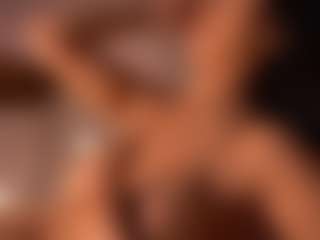 Live cam show with Izzy Wild - Camel Toe on fapnchat