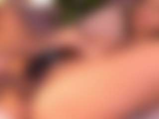 Live cam show with Izzy Wild - Ass Bouncing on Milfs Live
